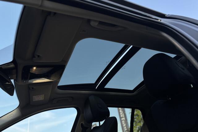 BMW 3-SERIE Touring 330e xDrive | Panodak | Harman Kardon | Camera | Stoel + Stuurverwarming | Facelift | 19" Breedset