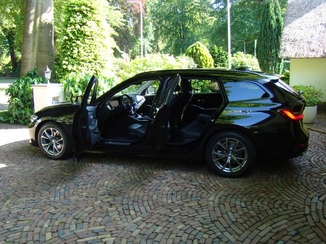 BMW 3-SERIE Touring 320i Executive Edition 184 PK