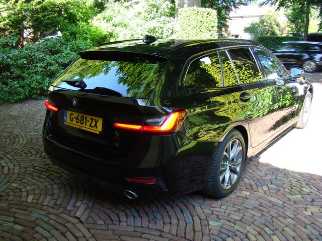 BMW 3-SERIE Touring 320i Executive Edition 184 PK