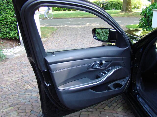 BMW 3-SERIE Touring 320i Executive Edition 184 PK