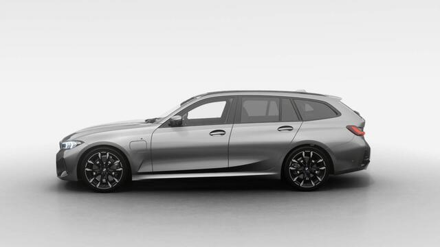 BMW 3-SERIE Touring 330e | M-Sportpakket | Innovation pack | Comfort pack