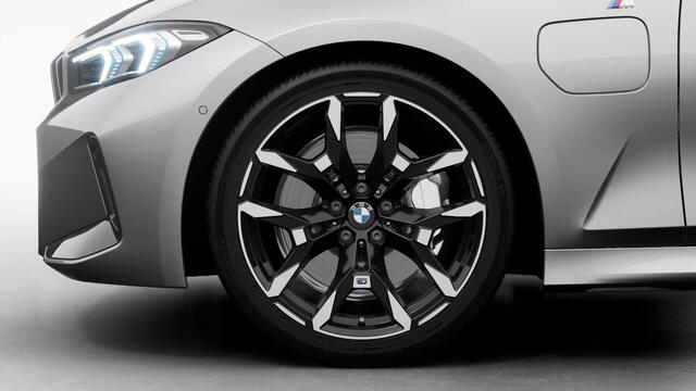 BMW 3-SERIE Touring 330e | M-Sportpakket | Innovation pack | Comfort pack