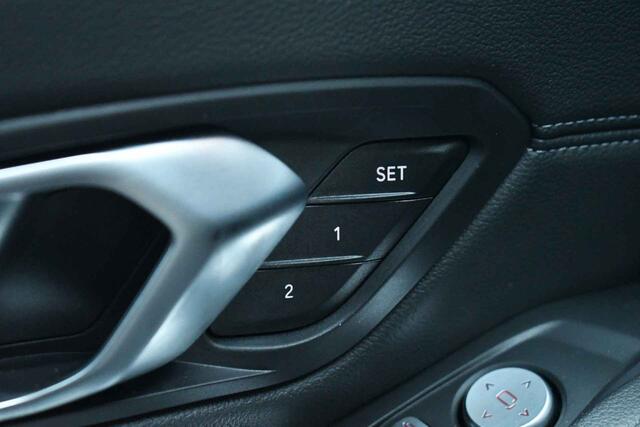 BMW 3-SERIE 330e M-Sport Pano ACC HUD 360 H/K Laser El-zetels El-klep 19inch