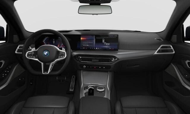 BMW 3-SERIE 330e Sedan | M Sportpakket Pro | Innovation Pack | Comfort Pack
