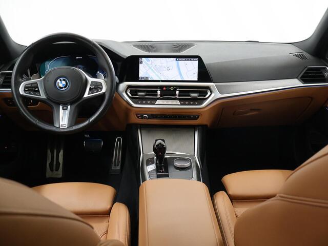 BMW 3-SERIE Touring 330e High Executive M-Sport | Panoramadak | Adaptief Onderstel | Standkachel | Sportstoelen | Ele.verstelbare stoelen + Geheugen | HUD | Adaptieve Cruise Control | Stuur/Stoelverwarming | Ele.wegklapbare Trekhaak | Laser Licht |