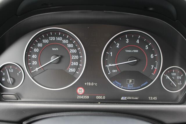 BMW 3-SERIE 330e 252pk Automaat Centennial High Executive M Sport/Innovation