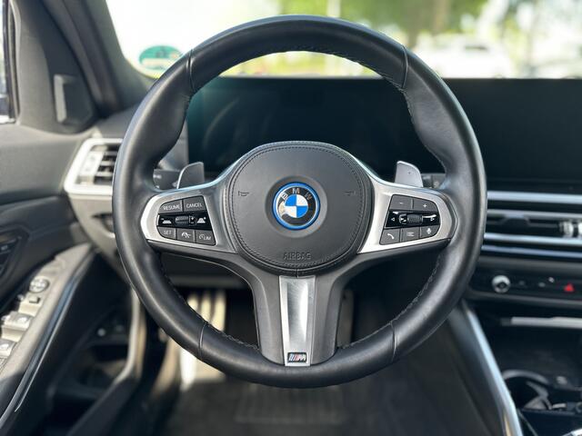 BMW 3-SERIE Touring 330e M-SPORT|292PK|LASER|CARPLAY|FACELIFT|SFEERVERL|19" LM VELGEN