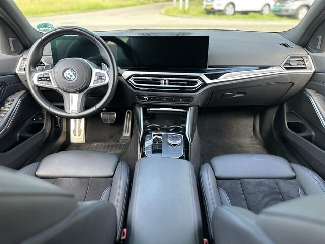 BMW 3-SERIE Touring 330e M-SPORT|292PK|LASER|CARPLAY|FACELIFT|SFEERVERL|19" LM VELGEN