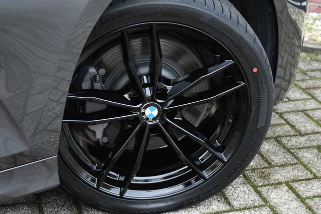 BMW 3-SERIE Touring 330e xDrive M-Sport Pano ACC 360 H/K El-zetels HUD 19inch