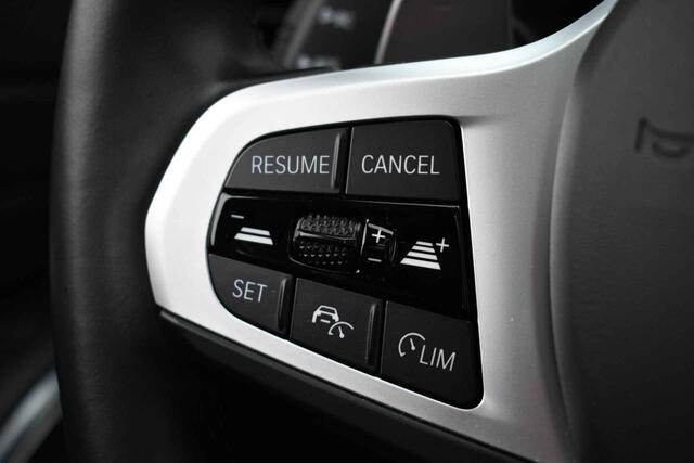 BMW 3-SERIE Touring 330e xDrive M-Sport Pano ACC 360 H/K El-zetels HUD 19inch