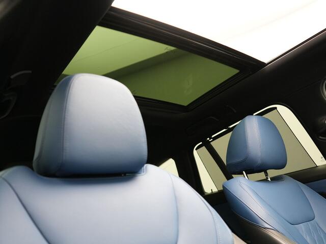 BMW 3-SERIE Touring 330e M Sport Individual Plug In Hybrid 293pk Facelift PHEV | Panodak | Individual Lederen Sportstoelen Memory | Adaptive Cruise | Widescreen Navi | 19"L.M | Keyless | Head Up |