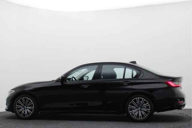 BMW 3-SERIE 318i Executive Edition Leer, Sportstoelen, Lane Assist, Apple Carplay, LED, PDC, 18"