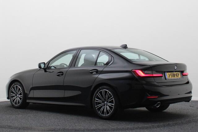 BMW 3-SERIE 318i Executive Edition Leer, Sportstoelen, Lane Assist, Apple Carplay, LED, PDC, 18"