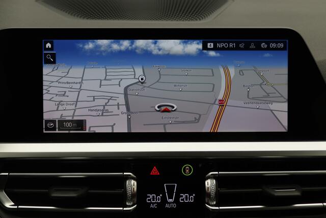 BMW 3-SERIE 318i Executive Edition Leer, Sportstoelen, Lane Assist, Apple Carplay, LED, PDC, 18"