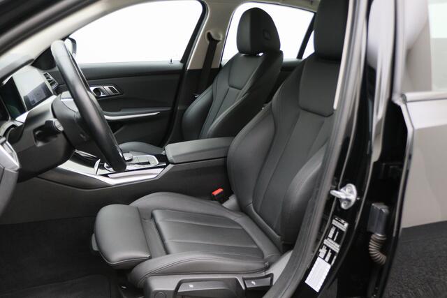 BMW 3-SERIE 318i Executive Edition Leer, Sportstoelen, Lane Assist, Apple Carplay, LED, PDC, 18"