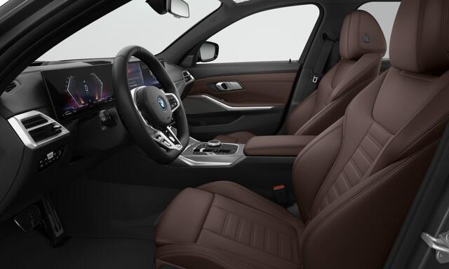 BMW 3-SERIE Touring 330e | 19 Inch | M-Sportpakket | Innovation Pack | Comfort Pack | Panoramadak | Trekhaak