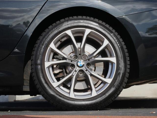 BMW 3-SERIE 330e eDrive Edition | Sport Line | Clima | Cruise | Navi | Leder | LED | Stoelverw. | PDC V+A | Carplay | Keyless |