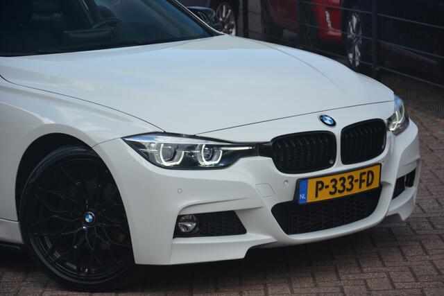 BMW 3-SERIE 330e M Sport | Navigatie | Carplay | Sportstoelen | Camera | Sterrenhemel | Stoelverwarming | Uitstraling!! |