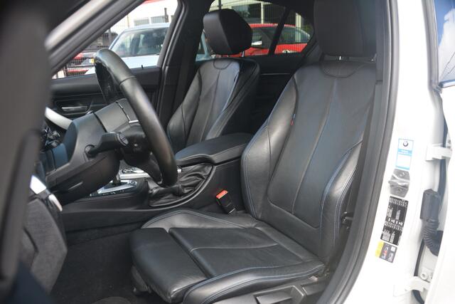 BMW 3-SERIE 330e M Sport | Navigatie | Carplay | Sportstoelen | Camera | Sterrenhemel | Stoelverwarming | Uitstraling!! |