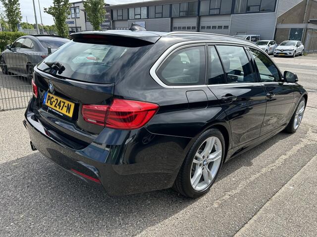 BMW 3-SERIE 320i Sp.L Exec.