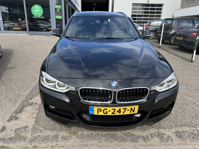 BMW 3-SERIE 320i Sp.L Exec.