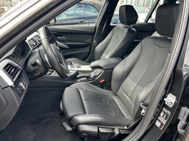 BMW 3-SERIE 320i Sp.L Exec.
