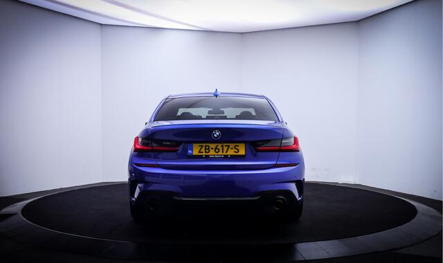 BMW 3-SERIE 330iA M-SPORT Edition SCHUIFDAK | HARMAN KARDON | HEAD UP | MEMORY | CAMERA | STUUR+STOELVERW. | CARPLAY | NAVI | LMV 19''