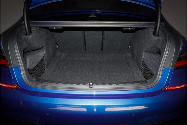 BMW 3-SERIE 330iA M-SPORT Edition SCHUIFDAK | HARMAN KARDON | HEAD UP | MEMORY | CAMERA | STUUR+STOELVERW. | CARPLAY | NAVI | LMV 19''