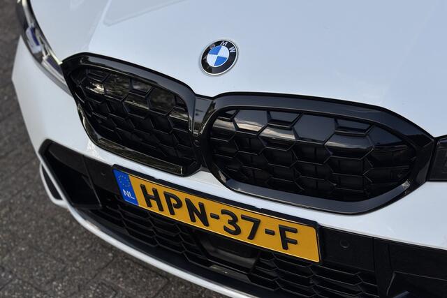 BMW 3-SERIE Touring 320i M-Sport | Camera | Comfort Access | Memory | Adaptive Cruise | Head-Up | Fabrieksgarantie