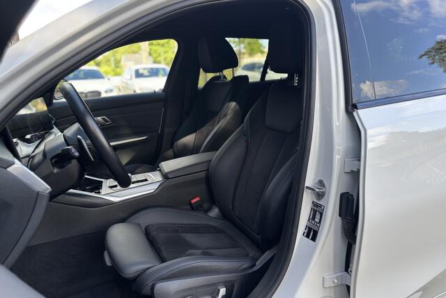 BMW 3-SERIE Touring 320i M-Sport | Camera | Comfort Access | Memory | Adaptive Cruise | Head-Up | Fabrieksgarantie