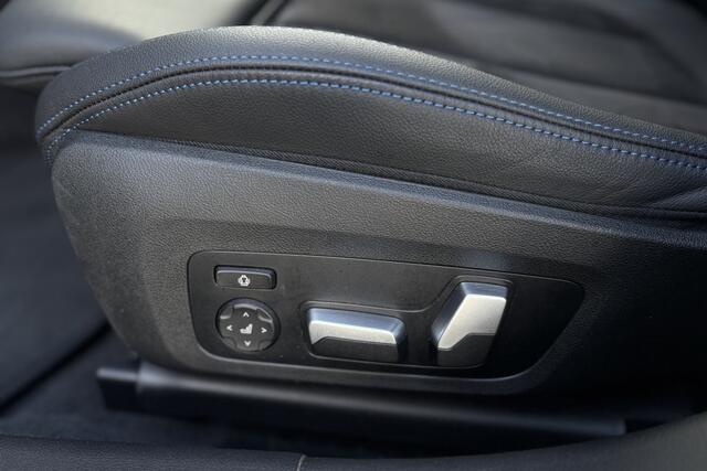 BMW 3-SERIE Touring 320i M-Sport | Camera | Comfort Access | Memory | Adaptive Cruise | Head-Up | Fabrieksgarantie