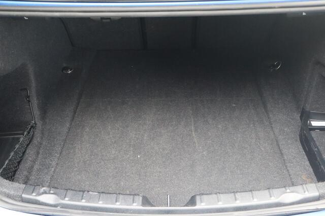 BMW 3-SERIE 320i MSp. Exec. I Geen Import I M Pakket I Leder I Navi I Stoelv