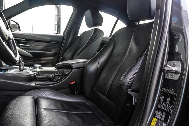 BMW 3-SERIE 330e Centennial High Executive | M Pakket | 252 PK | Navigatie | Lichtmetalen velgen | Voorstoelen verwarmd | Cruise control | 12 Maand Bovag garantie