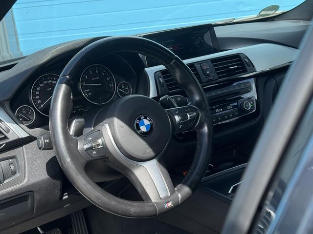 BMW 3-SERIE 330e Centennial High Executive | M Pakket | 252 PK | Navigatie | Lichtmetalen velgen | Voorstoelen verwarmd | Cruise control | 12 Maand Bovag garantie
