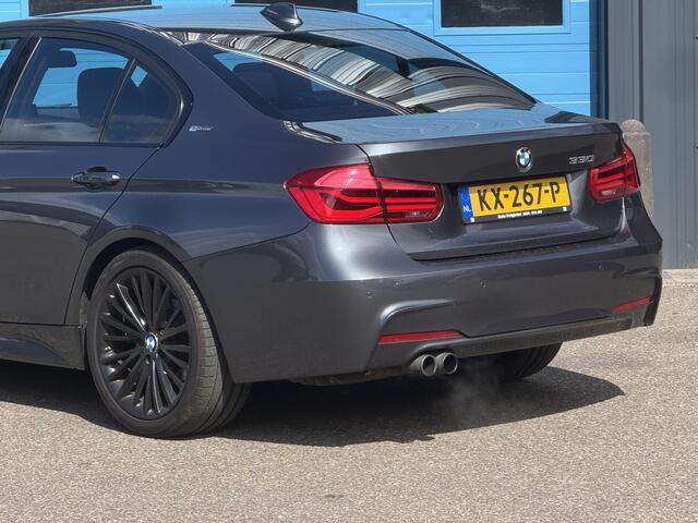 BMW 3-SERIE 330e Centennial High Executive | M Pakket | 252 PK | Navigatie | Lichtmetalen velgen | Voorstoelen verwarmd | Cruise control | 12 Maand Bovag garantie
