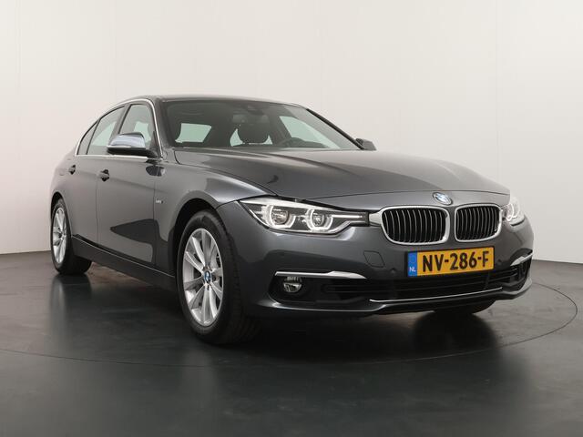 BMW 3-SERIE 320i Corporate Lease High Executive | Luxury Line | Trekhaak | Head-up | Glazendak | Comfort Acces |
