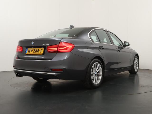 BMW 3-SERIE 320i Corporate Lease High Executive | Luxury Line | Trekhaak | Head-up | Glazendak | Comfort Acces |