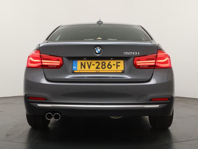 BMW 3-SERIE 320i Corporate Lease High Executive | Luxury Line | Trekhaak | Head-up | Glazendak | Comfort Acces |