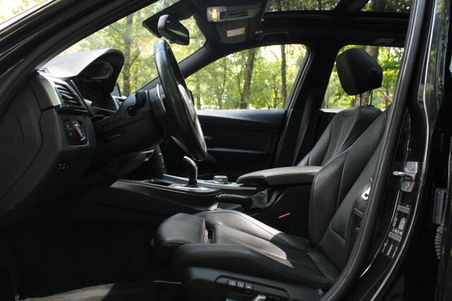 BMW 3-SERIE Touring 330D High Executive | Pano | Trekhaak | 360° camera