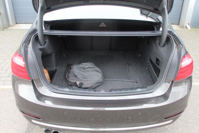 BMW 3-SERIE 330e Centennial High Executive Schuifkanteldak, Camera,Leder,Climate control, Adaptive cruisecontrol