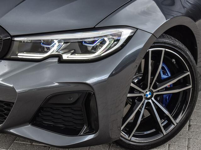 BMW 3-SERIE Touring M340i xDrive BUSINESS EDITION PLUS | M-SPORT | SHADOW-LINE | PANORAMADAK | FULL-LED | M-SPORT BRAKE | SPORT DIFFERNTIAL | COMFORT ACCESS | BMW LASER LIGHT | 360 CAMERA | HEAD-UP DISPLAY | | DAB+ | HARMAN/KARDON | M-SPORT SUSPENSION | NL-AUTO |