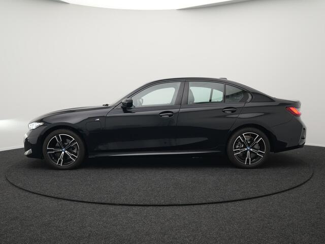 BMW 3-SERIE 330e M Sport Plug In Hybrid 293pk PHEV | Widescreen Navi |Head Up | Alcantara Sportstoelen Verwarmd | Sfeerverlichting | Camera | BLIS | Keyless |