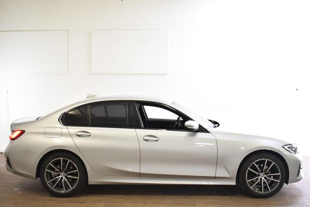 BMW 3-SERIE 318IA 2.0 156PK EXECUTIVE SPORT LEDER/NAVI/CARPLAY