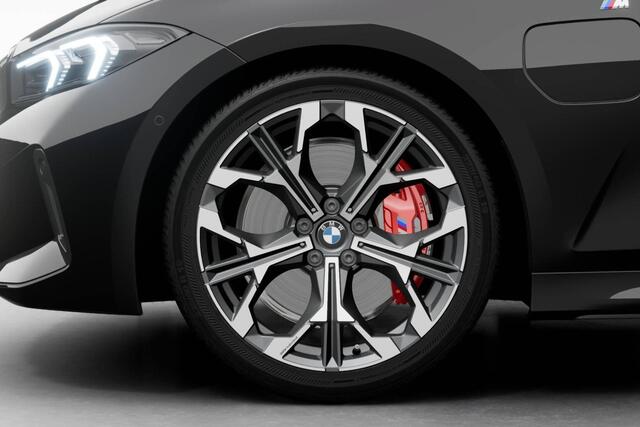 BMW 3-SERIE Sedan 330e | M Sport Pro | Comfort Pack | Active Cruise Control | Elektrisch bediend glazen schuif-/kanteldak