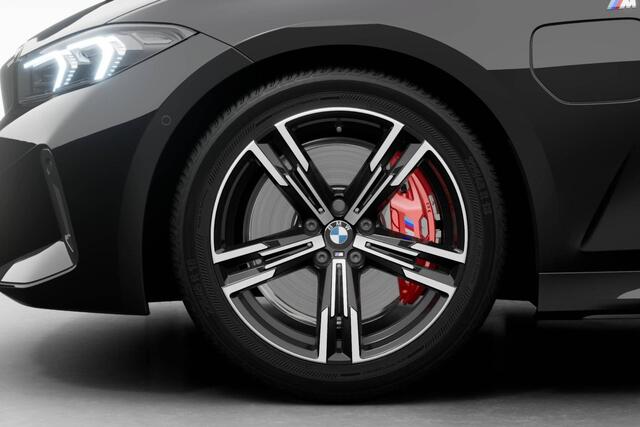 BMW 3-SERIE Sedan 330e | M Sport Pro | Comfort Pack | Active Cruise Control | Elektrisch bediend glazen schuif-/kanteldak