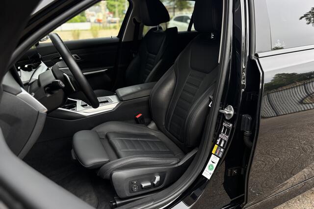 BMW 3-SERIE Touring 330e xDrive | Head-Up | Comfort Acces | Memory | Trekhaak | 19 'Inch Breedset