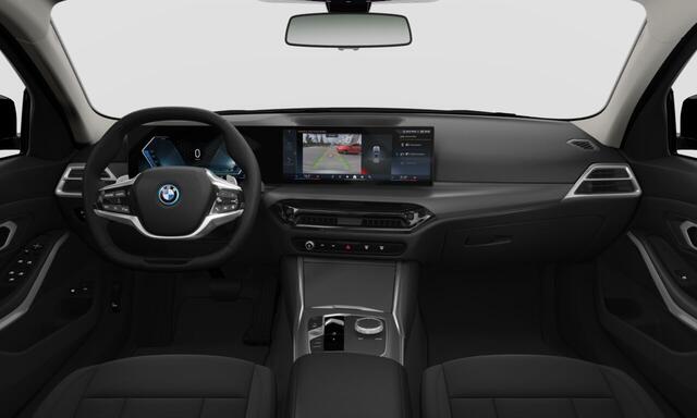 BMW 3-SERIE Touring 330e | 19'' | Camera | Stoelverwarming