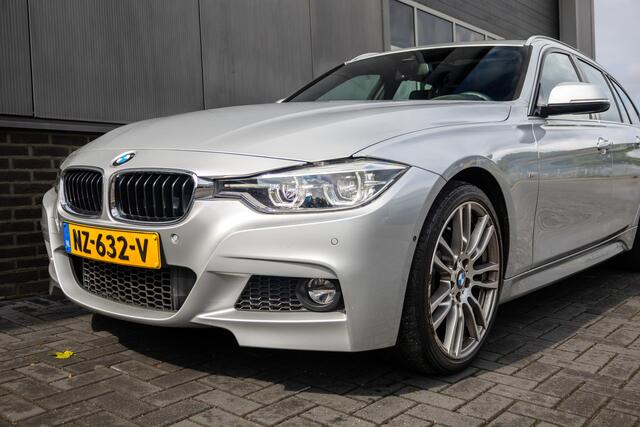 BMW 3-SERIE Touring 330i 252 pk Centennial High Executive M-Sportpakket / NL-Auto/ Pano-Dak/ Keyless/ Head-Up/ 360-Camera/ Sport-Stoelen/ Stoel.Verw/ Led-Xenon/ 19'' LMV
