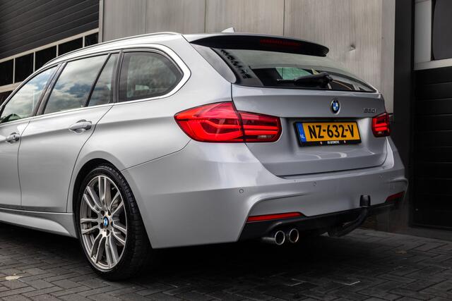 BMW 3-SERIE Touring 330i 252 pk Centennial High Executive M-Sportpakket / NL-Auto/ Pano-Dak/ Keyless/ Head-Up/ 360-Camera/ Sport-Stoelen/ Stoel.Verw/ Led-Xenon/ 19'' LMV
