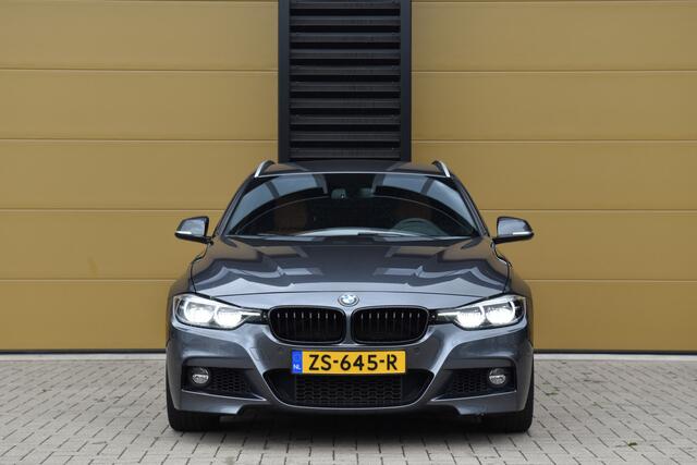 BMW 3-SERIE Touring 318i M Sport * M Sportpakket * Leder * Stoelverwarming * Navigatie Professional * LED * PDC *